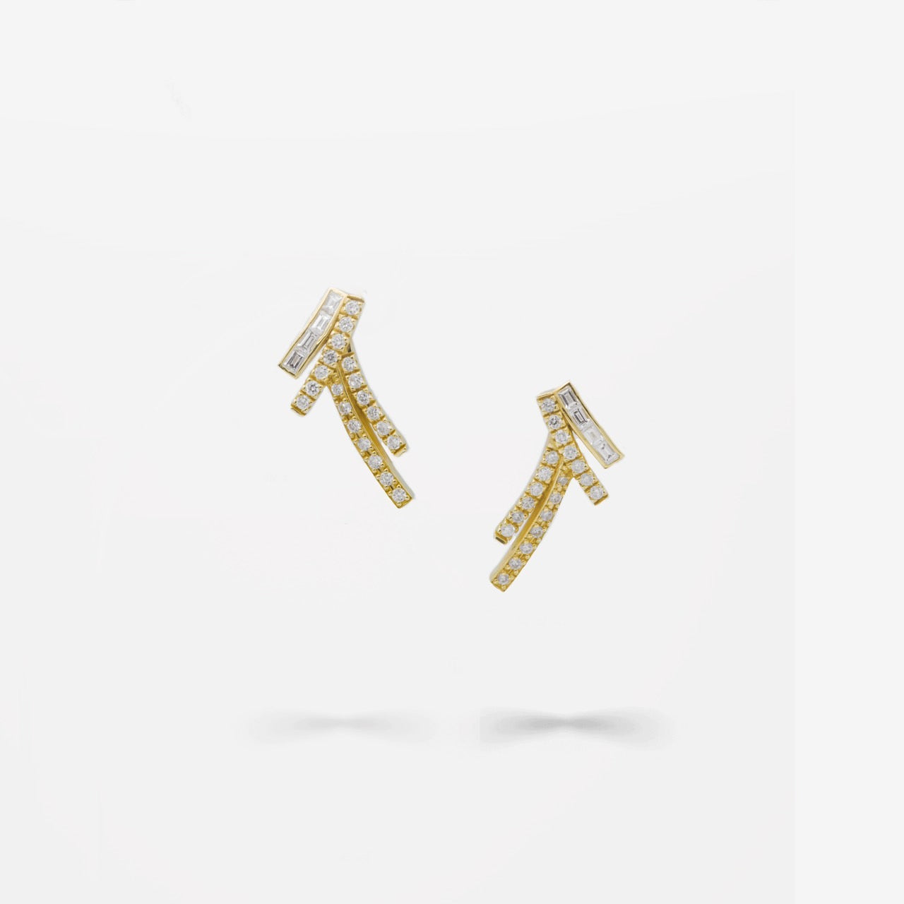 【Queue ピアス YG】